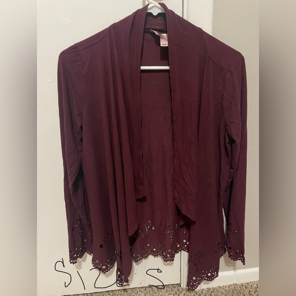 Size small - Picture 1 of 5